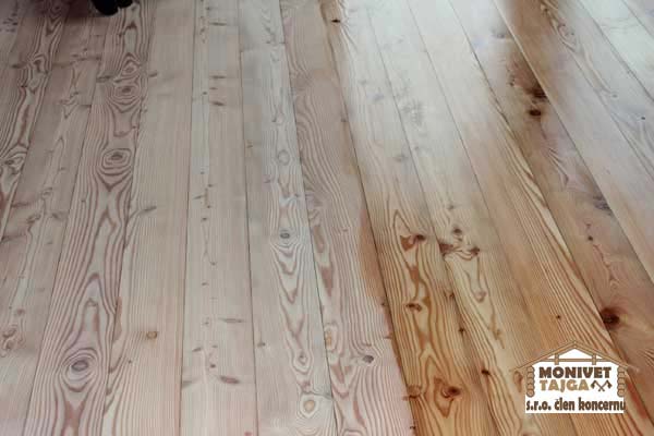 Larch floor with a protective wax